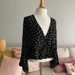Free People Black and White Floral Print Ruffle Bell Sleeve Top NWT sz L